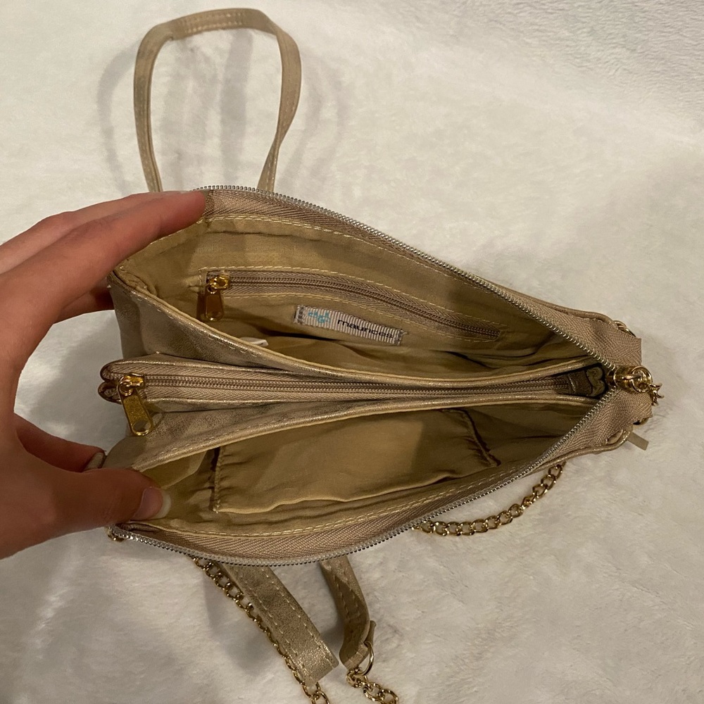 Maurice’s small gold crossbody - Picture 4 of 4